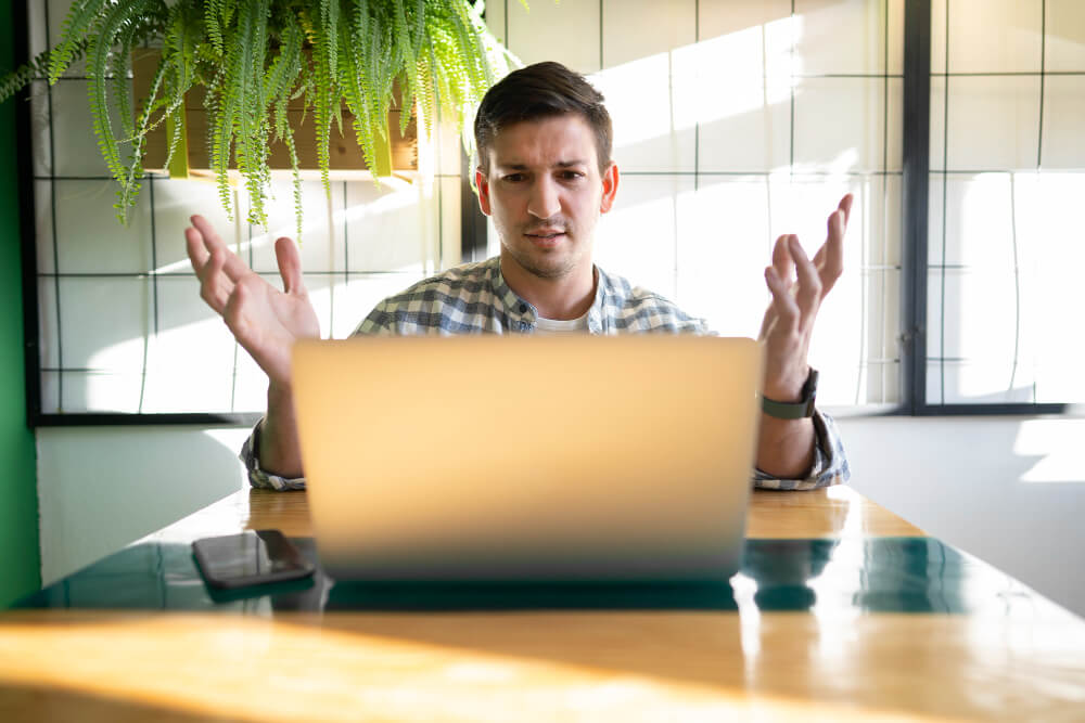 errores al contratar servicios online